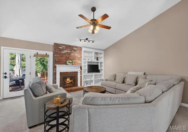 Photo 3 of Single family home for sale at 2057 Setters Hl Ct, Chesterfield, MO 63017 | MLS# MIS26066965 | Listing updated on 2026-10-27
