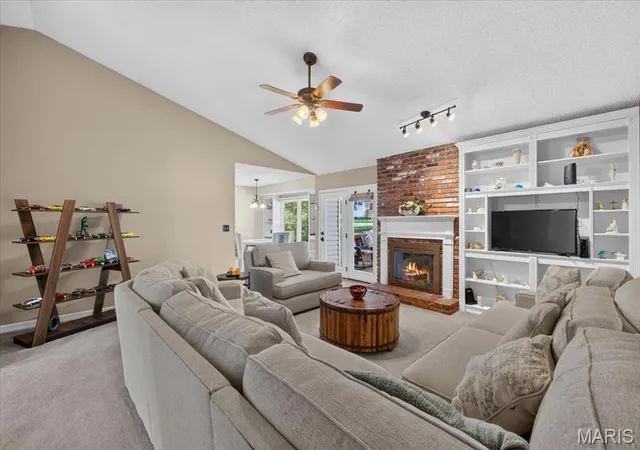 Photo 4 of Single family home for sale at 2057 Setters Hl Ct, Chesterfield, MO 63017 | MLS# MIS26066965 | Listing updated on 2026-10-27