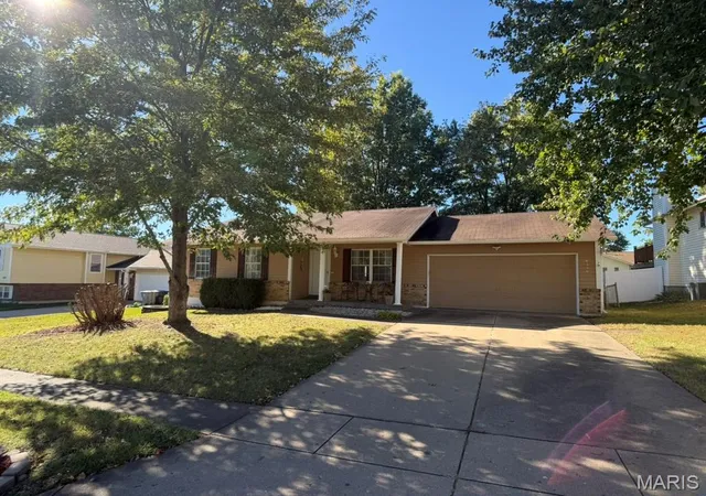 Photo 2 of Sale Pending at 6344 Star Buck Dr, O Fallon, MO 63368 | MLS# MIS26066980 | Listing updated on 2026-10-28