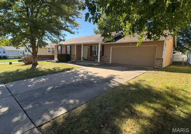 Photo 3 of Sale Pending at 6344 Star Buck Dr, O Fallon, MO 63368 | MLS# MIS26066980 | Listing updated on 2026-10-28