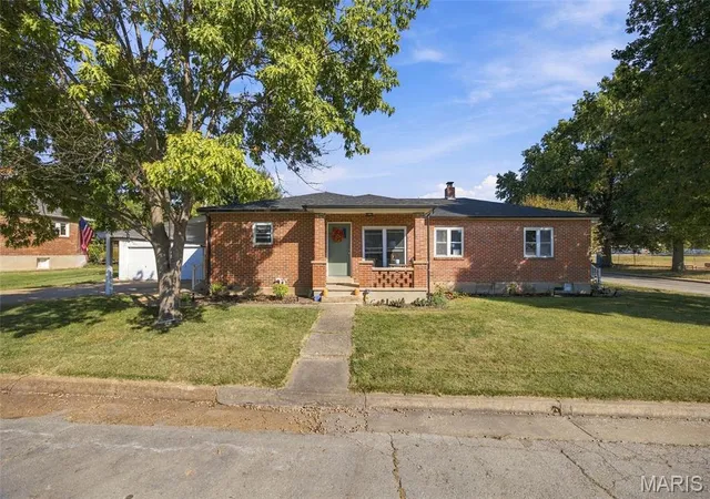 Photo 2 of Multi family home for sale at 405 W 9th Street, Hermann, MO 65041 | MLS# MIS26066985 | Listing updated on 2026-10-19