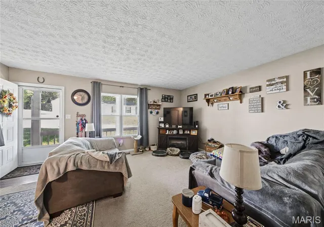 Photo 3 of Single family home for sale at 31 Christine Dr, Belleville, IL 62221 | MLS# MIS26066986 | Listing updated on 2026-10-22