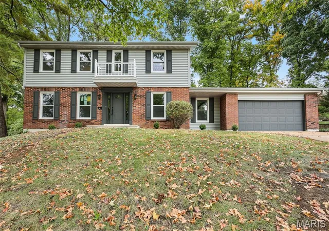 Photo 1 of Single family home for sale at 3 Leaside Ct, Manchester, MO 63011 | MLS# MIS26066987 | Listing updated on 2026-10-21