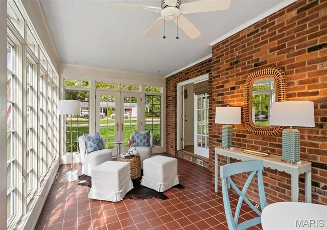 Photo 4 of Sale Pending at 2 Ranch Ln, Saint Louis, MO 63131 | MLS# MIS26066991 | Listing updated on 2026-10-25