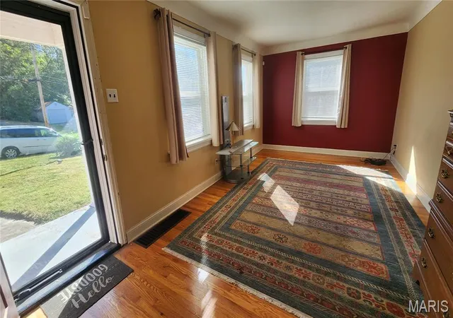 Photo 3 of Single family home for sale at 37 N Marguerite Ave, Saint Louis, MO 63135 | MLS# MIS26066998 | Listing updated on 2026-10-23