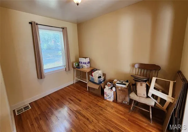 Photo 4 of Single family home for sale at 37 N Marguerite Ave, Saint Louis, MO 63135 | MLS# MIS26066998 | Listing updated on 2026-10-23