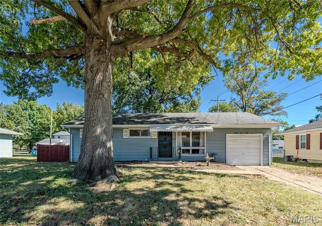 Photo 1 of Single family home for sale at 2932 Wayne Ave, Granite City, IL 62040 | MLS# MIS26067005 | Listing updated on 2026-10-19