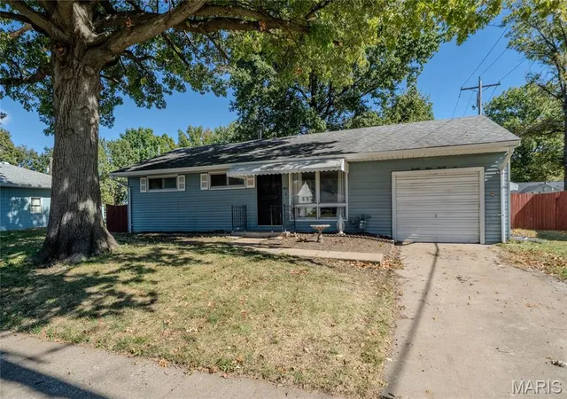 Photo 2 of Single family home for sale at 2932 Wayne Ave, Granite City, IL 62040 | MLS# MIS26067005 | Listing updated on 2026-10-19