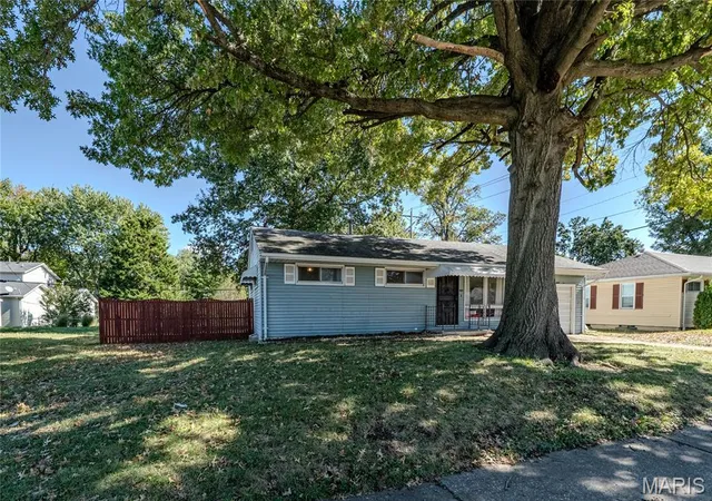 Photo 3 of Single family home for sale at 2932 Wayne Ave, Granite City, IL 62040 | MLS# MIS26067005 | Listing updated on 2026-10-19