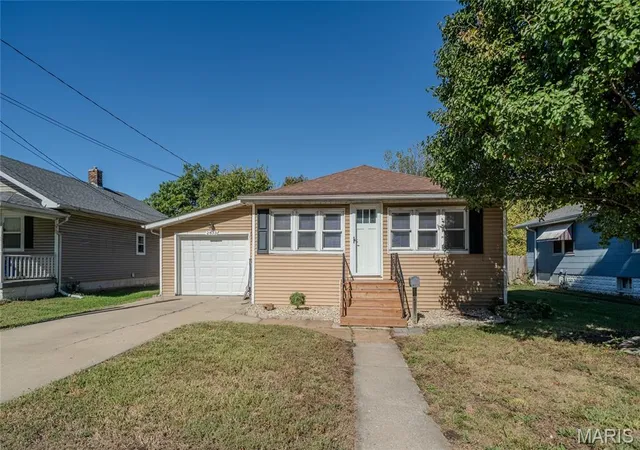 Photo 1 of Single family home for sale at 2833 Palmer Ave, Granite City, IL 62040 | MLS# MIS26067006 | Listing updated on 2026-10-20