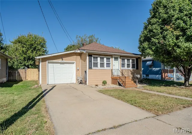 Photo 2 of Single family home for sale at 2833 Palmer Ave, Granite City, IL 62040 | MLS# MIS26067006 | Listing updated on 2026-10-20
