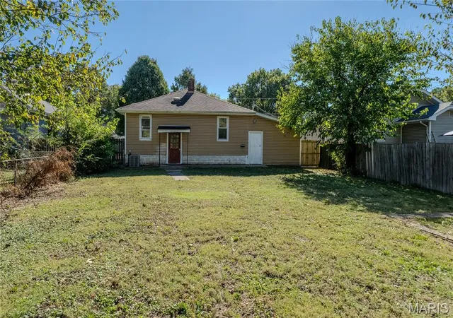Photo 37 of Sale Pending at 2833 Palmer Ave, Granite City, IL 62040 | MLS# MIS26067006 | Listing updated on 2026-10-28