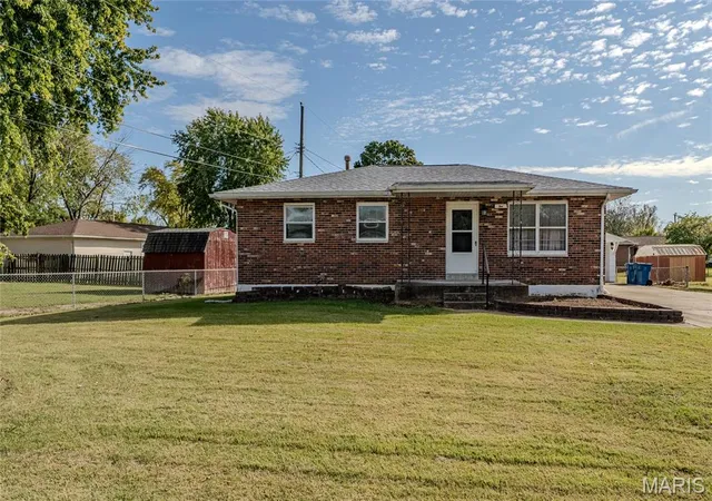 Photo 1 of Single family home for sale at 1 Violet Ave, Granite City, IL 62040 | MLS# MIS26067008 | Listing updated on 2026-10-27