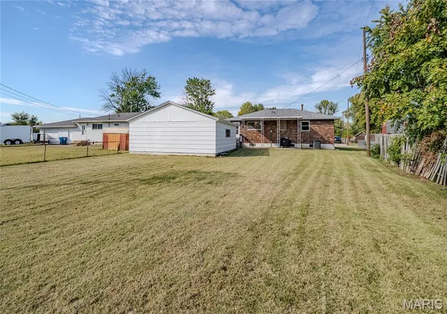 Photo 33 of Single family home for sale at 1 Violet Ave, Granite City, IL 62040 | MLS# MIS26067008 | Listing updated on 2026-10-27