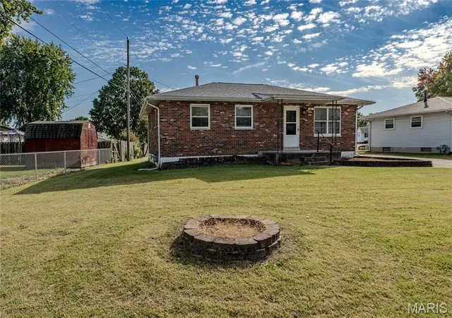 Photo 4 of Single family home for sale at 1 Violet Ave, Granite City, IL 62040 | MLS# MIS26067008 | Listing updated on 2026-10-27