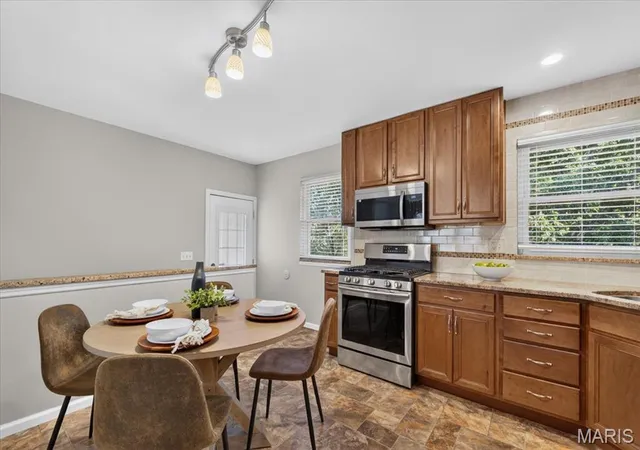 Photo 4 of Single family home for sale at 1290 Meadow Trl Ln, Fenton, MO 63026 | MLS# MIS26067009 | Listing updated on 2026-10-28