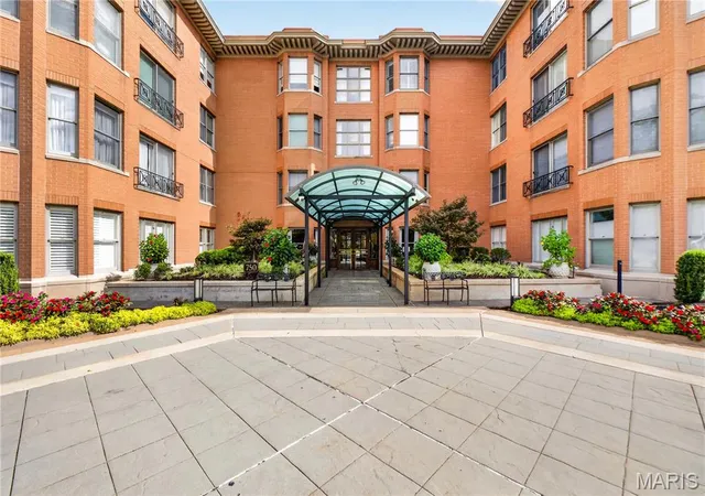 Photo 1 of Sale Pending at 750 Hanley #62, Saint Louis, MO 63105 | MLS# MIS26067012 | Listing updated on 2026-10-21