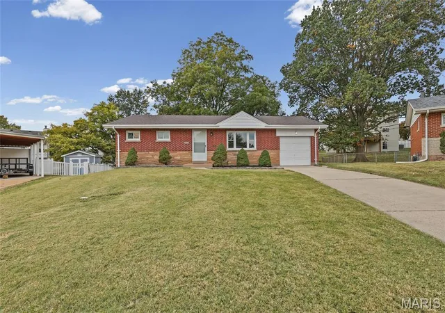 Photo 2 of Single family home for sale at 9965 Markhall Ln, Saint Louis, MO 63123 | MLS# MIS26067014 | Listing updated on 2026-10-29