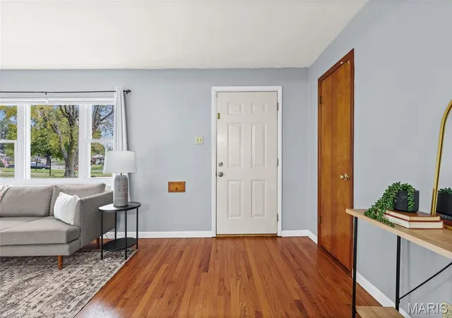 Photo 3 of Single family home for sale at 9965 Markhall Ln, Saint Louis, MO 63123 | MLS# MIS26067014 | Listing updated on 2026-10-29