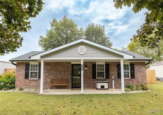Photo 1 of Sale Pending at 405 Bell Ln, Oran, MO 63771 | MLS# MIS26067021 | Listing updated on 2026-10-27