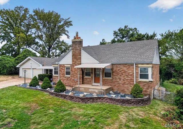 Photo 2 of Single family home for sale at 9929 Berwick Dr, Saint Louis, MO 63123 | MLS# MIS26067024 | Listing updated on 2026-10-21