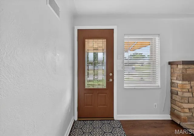 Photo 3 of Single family home for sale at 9929 Berwick Dr, Saint Louis, MO 63123 | MLS# MIS26067024 | Listing updated on 2026-10-21