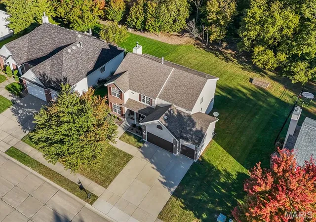 Photo 3 of Single family home for sale at 2261 Jack Nicklaus Dr, Belleville, IL 62220 | MLS# MIS26067027 | Listing updated on 2026-10-23