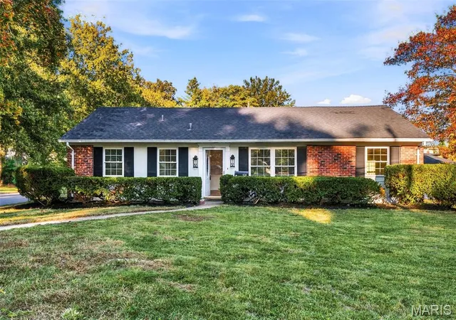 Photo 1 of Single family home for sale at 928 S Gore Ave, Saint Louis, MO 63119 | MLS# MIS26067028 | Listing updated on 2026-10-22