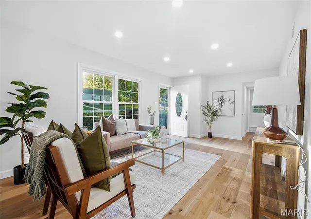 Photo 2 of Single family home for sale at 928 S Gore Ave, Saint Louis, MO 63119 | MLS# MIS26067028 | Listing updated on 2026-10-22