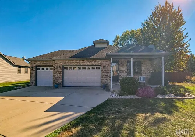 Photo 1 of Single family home for sale at 6712 Becker Dr, Virden, IL 62690 | MLS# MIS26067031 | Listing updated on 2026-10-23
