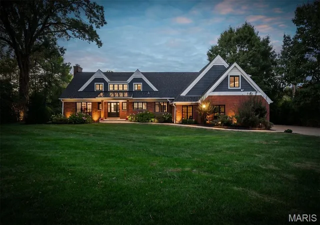 Photo 2 of Mansion for sale at 12525 Darien Dr, Saint Louis, MO 63141 | MLS# MIS26067034 | Listing updated on 2026-10-21