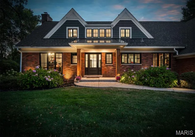 Photo 3 of Mansion for sale at 12525 Darien Dr, Saint Louis, MO 63141 | MLS# MIS26067034 | Listing updated on 2026-10-21