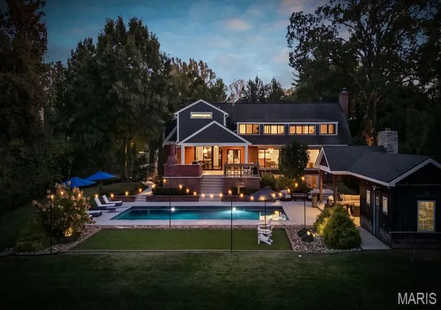 Photo 4 of Single family home for sale at 12525 Darien Dr, Saint Louis, MO 63141 | MLS# MIS26067034 | Listing updated on 2026-10-21