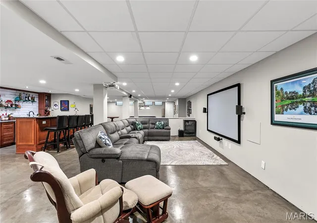 Photo 3 of Single family home for sale at 9059 Whitehaven Dr, Saint Louis, MO 63123 | MLS# MIS26067040 | Listing updated on 2026-10-23