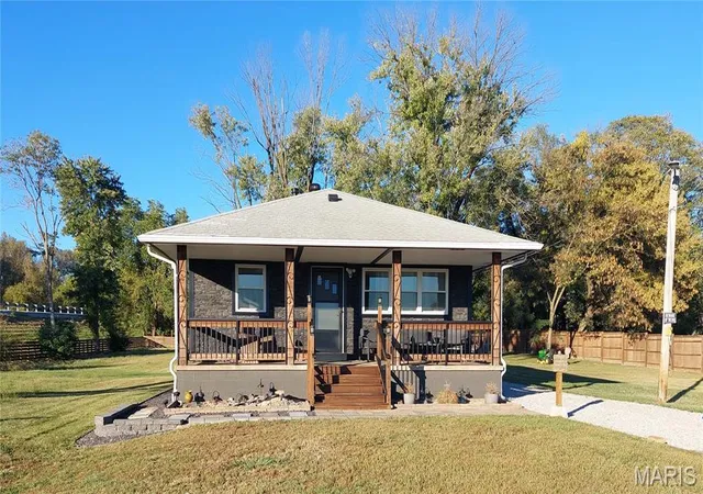 Single family home for sale at 2521 North St, Granite City, IL 62040 | MLS# MIS26067043