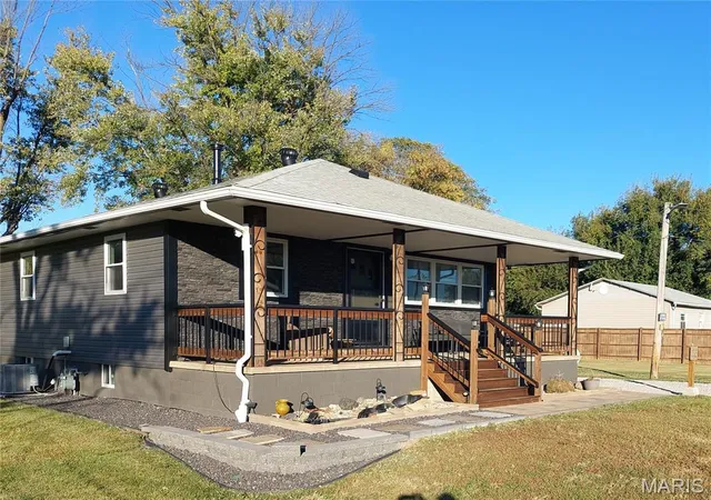 Photo 3 of Single family home for sale at 2521 North St, Granite City, IL 62040 | MLS# MIS26067043 | Listing updated on 2026-10-23