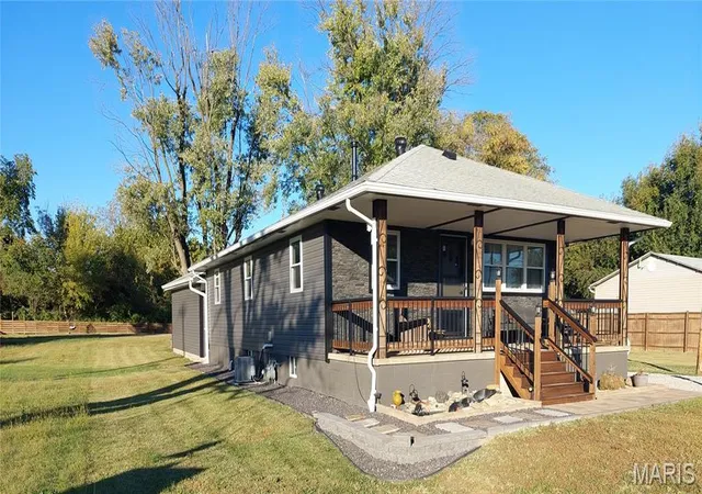 Photo 3 of Single family home for sale at 2521 North St, Granite City, IL 62040 | MLS# MIS26067043 | Listing updated on 2026-10-23