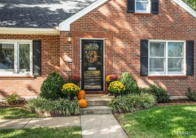Photo 2 of Single family home for sale at 3 Wilshire Ter, Saint Louis, MO 63119 | MLS# MIS26067048 | Listing updated on 2026-10-22