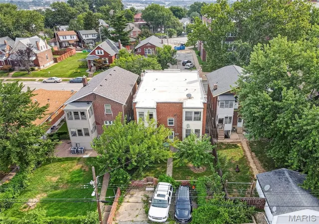Photo 4 of Multi family home for sale at 6040 Southwest Ave, Saint Louis, MO 63139 | MLS# MIS26067052 | Listing updated on 2026-10-27
