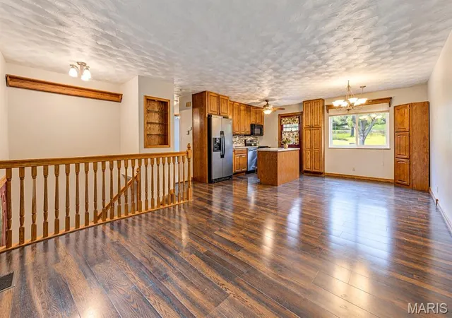 Photo 3 of Sale Pending at 7875 Oak Lawn Pl, Cedar Hill, MO 63016 | MLS# MIS26067053 | Listing updated on 2026-10-24