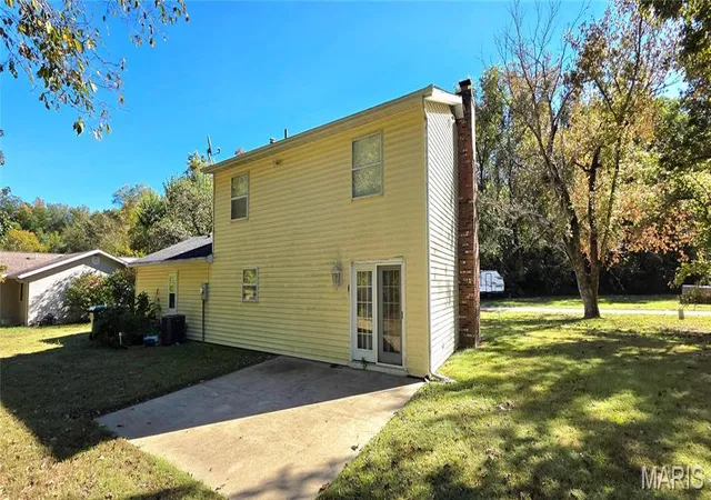Photo 4 of Single family home for sale at 101 Rock Crk Ln, Chester, IL 62233 | MLS# MIS26067054 | Listing updated on 2026-10-22