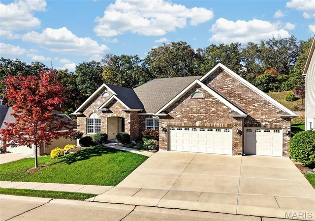 Photo 1 of Sale Pending at 4939 Quail Crst Ct, Saint Louis, MO 63128 | MLS# MIS26067055 | Listing updated on 2026-10-24