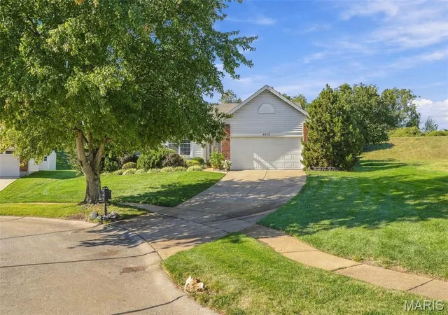 Photo 2 of Single family home for sale at 4912 Jamestowne Ridge Ct, Black Jack, MO 63033 | MLS# MIS26067060 | Listing updated on 2026-10-20
