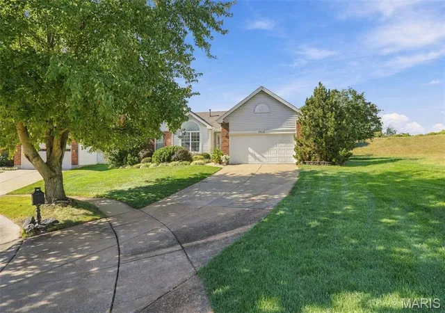 Photo 3 of Single family home for sale at 4912 Jamestowne Ridge Ct, Black Jack, MO 63033 | MLS# MIS26067060 | Listing updated on 2026-10-20