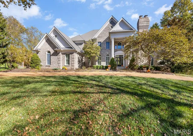 Photo 1 of Mansion for sale at 115 Club Crk Ct, Saint Albans, MO 63073 | MLS# MIS26067065 | Listing updated on 2026-10-26