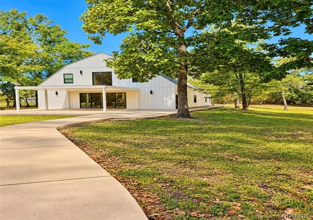Photo 3 of Single family home for sale at 1448 Sandy Point Ln, Greenville, IL 62246 | MLS# MIS26067066 | Listing updated on 2026-10-28