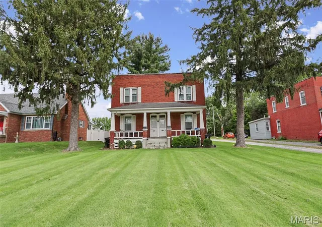 Photo 2 of Multi family home for sale at 109 S 27th Street, Belleville, IL 62226 | MLS# MIS26067071 | Listing updated on 2026-10-19