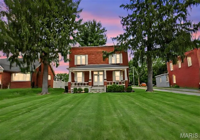 Photo 3 of Multi family home for sale at 109 S 27th Street, Belleville, IL 62226 | MLS# MIS26067071 | Listing updated on 2026-10-19