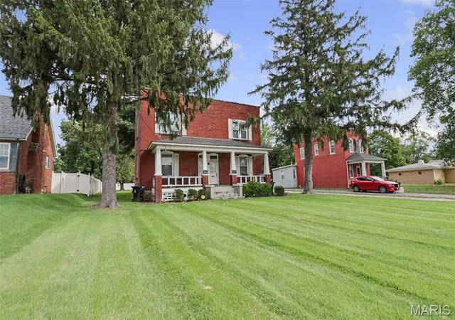 Photo 3 of Multi family home for sale at 109 S 27th Street, Belleville, IL 62226 | MLS# MIS26067071 | Listing updated on 2026-10-19