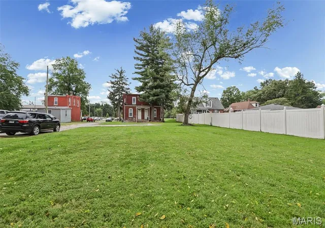 Photo 4 of Multi family home for sale at 109 S 27th Street, Belleville, IL 62226 | MLS# MIS26067071 | Listing updated on 2026-10-19